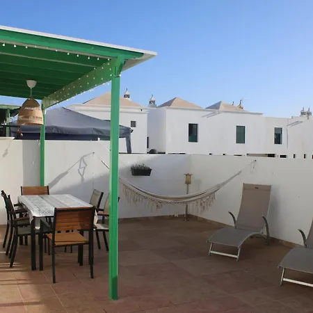 Vivilanza Surfhouse Guest house *