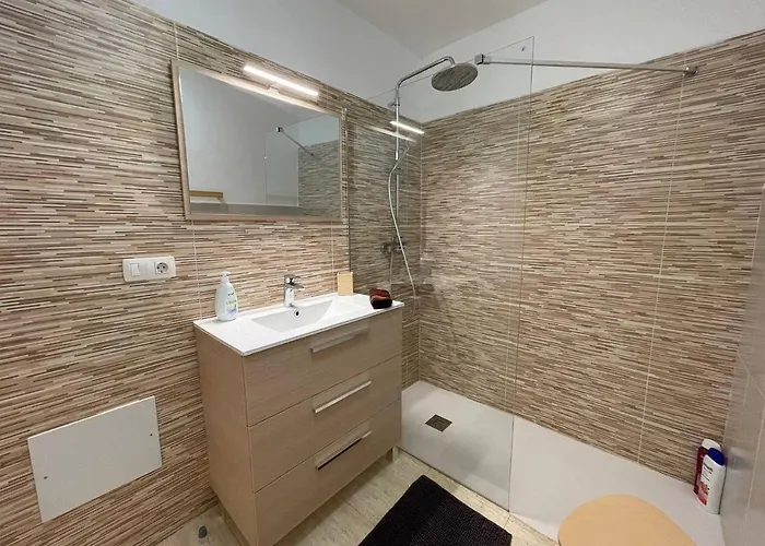 Vivilanza Surfhouse *