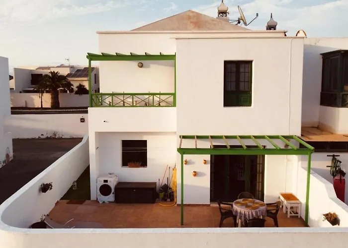 Vivilanza Surfhouse Pensión Costa Teguise