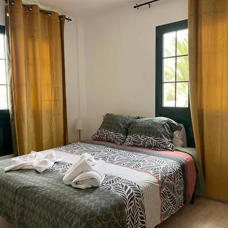 Vivilanza Surfhouse Коста-Тегисе