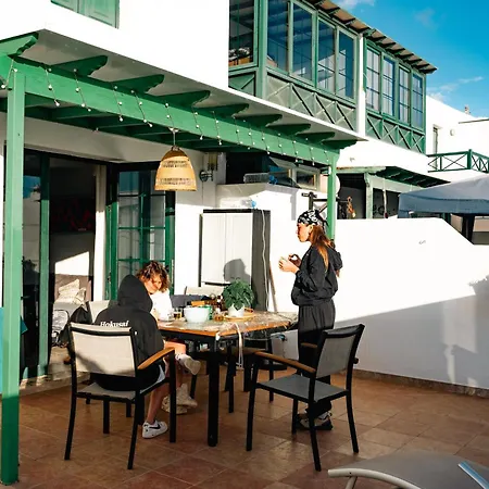 Vivilanza Surfhouse * Costa Teguise